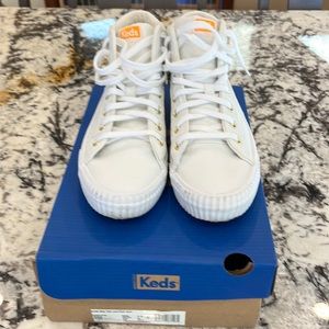 Keds 7.5 white athletic/booties, white with pink accents